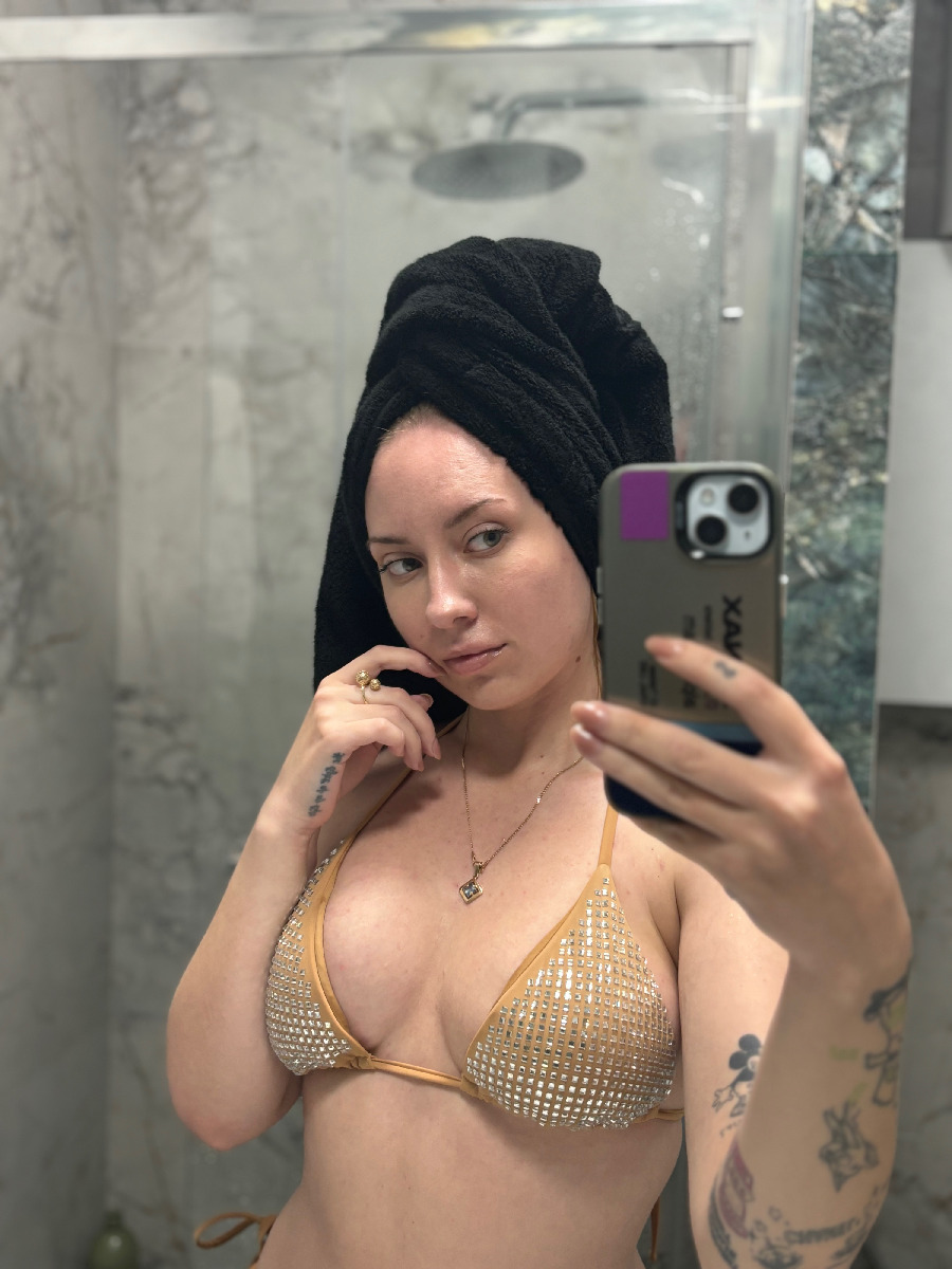 Nude girl KateV in Petaling Jaya